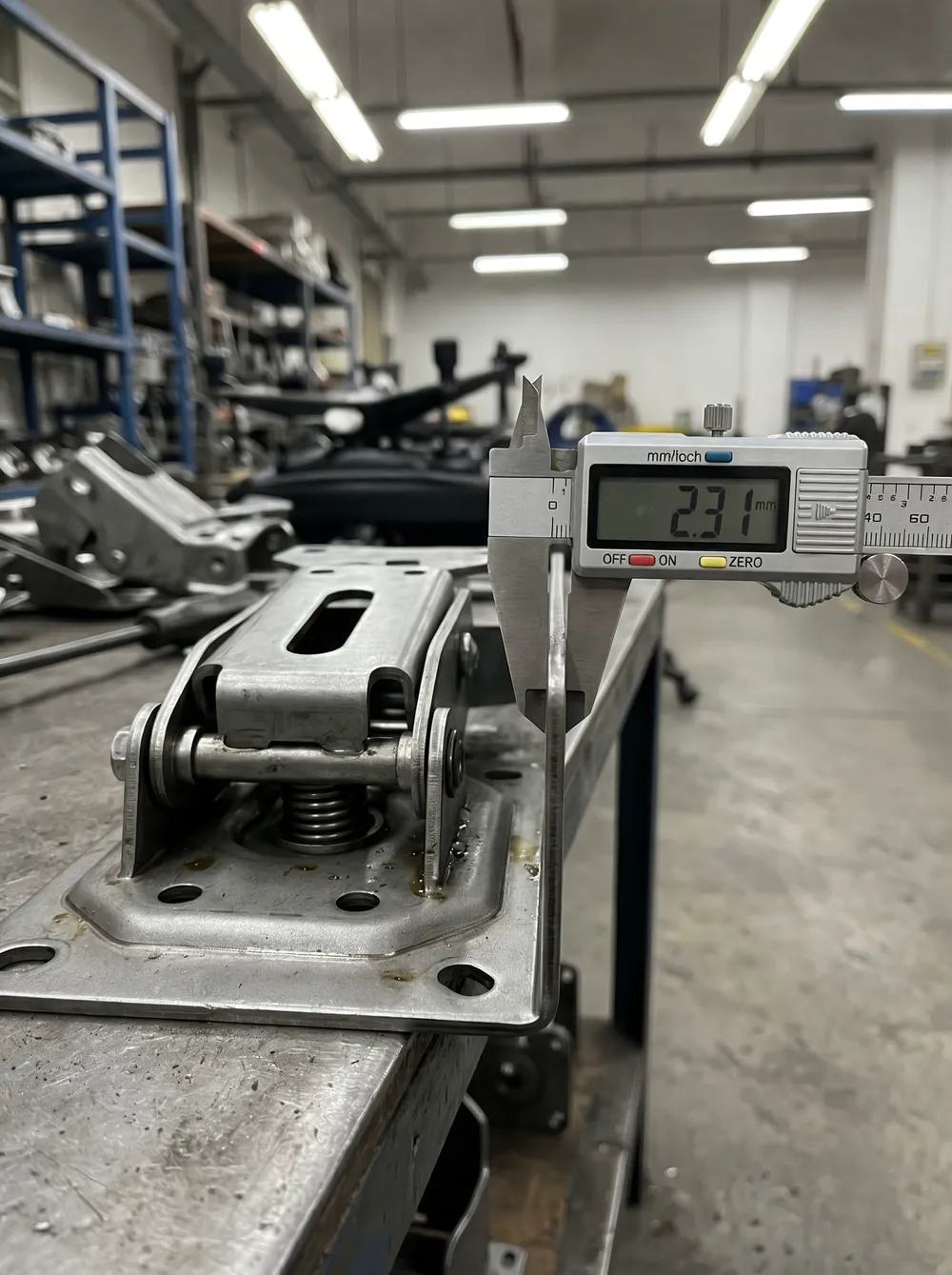 Cold-rolled steel plate thickness detail — 2.0–2.5mm SPCC swivel chair base mechanism