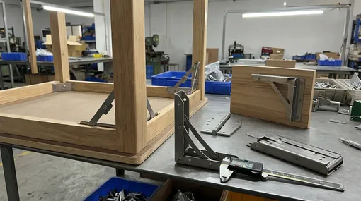 Folding leg bracket and table hinge hardware for fold-flat and drop-leaf tables